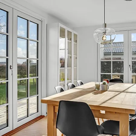 Gorgeous In With Kitchen