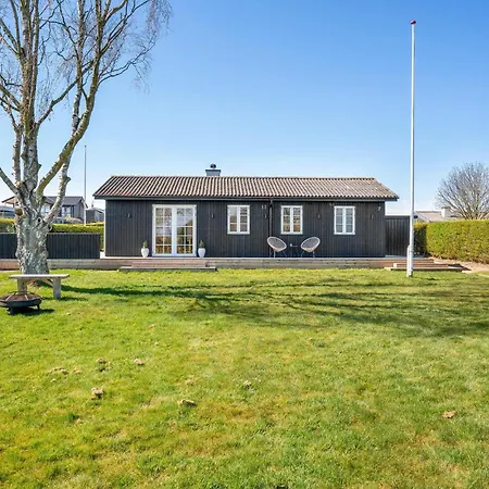 Skønt Hus Med 2 Soveværelser I Hejls Hejls